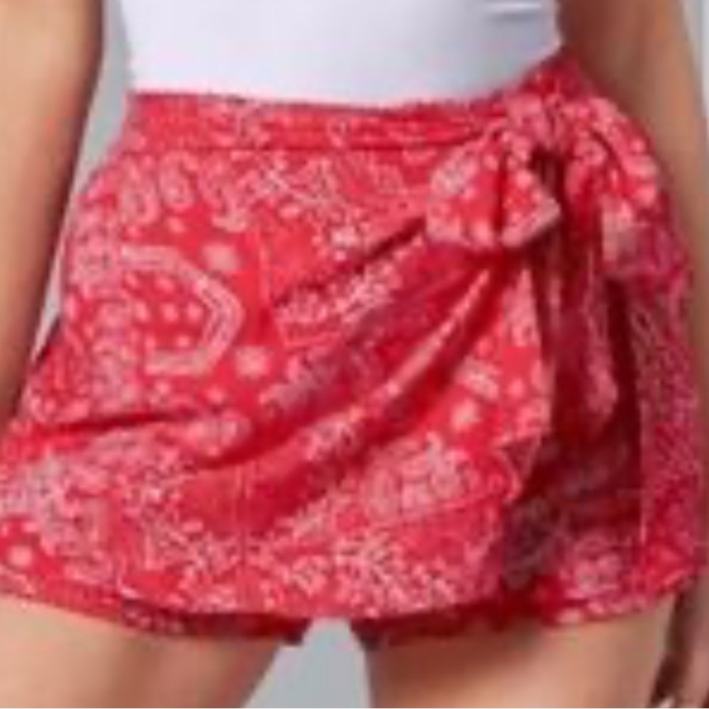 VENUS, Red Bandana Print Skort-Americana look! - Picture 2 of 12
